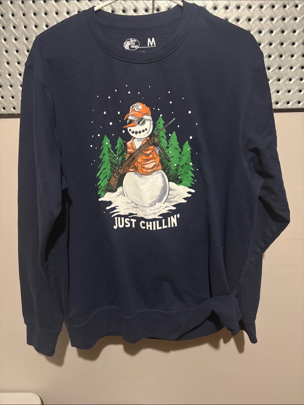 Bass Pro Shops Navy Crewneck Sweatshirt with Snowman Graphic